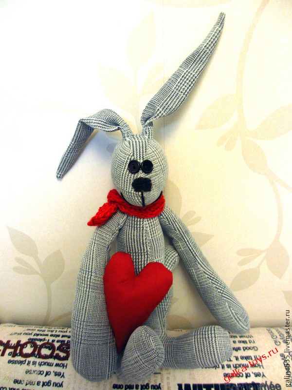 Зайка влюбленный и влюбчивый - мягкая игрушка — изображение 3