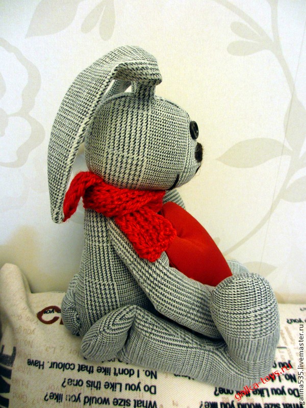 Зайка влюбленный и влюбчивый - мягкая игрушка — изображение 6