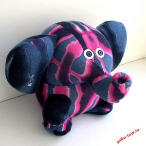 Серо-буромалиновый слон в крапинку