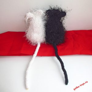 Игрушка мышки. Белая мышка. Черная мышка.