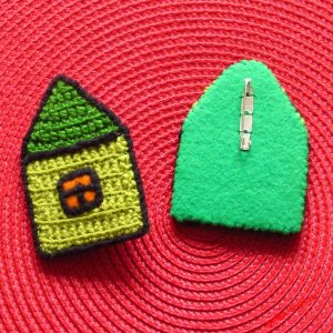 Брошка -  Домик для маленького гномика