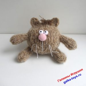 Игрушка вязаная мягкая. Круглый кот. Кот мурлыка