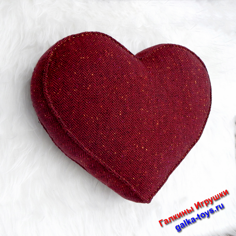 Подушка большое сердечко — изображение 3