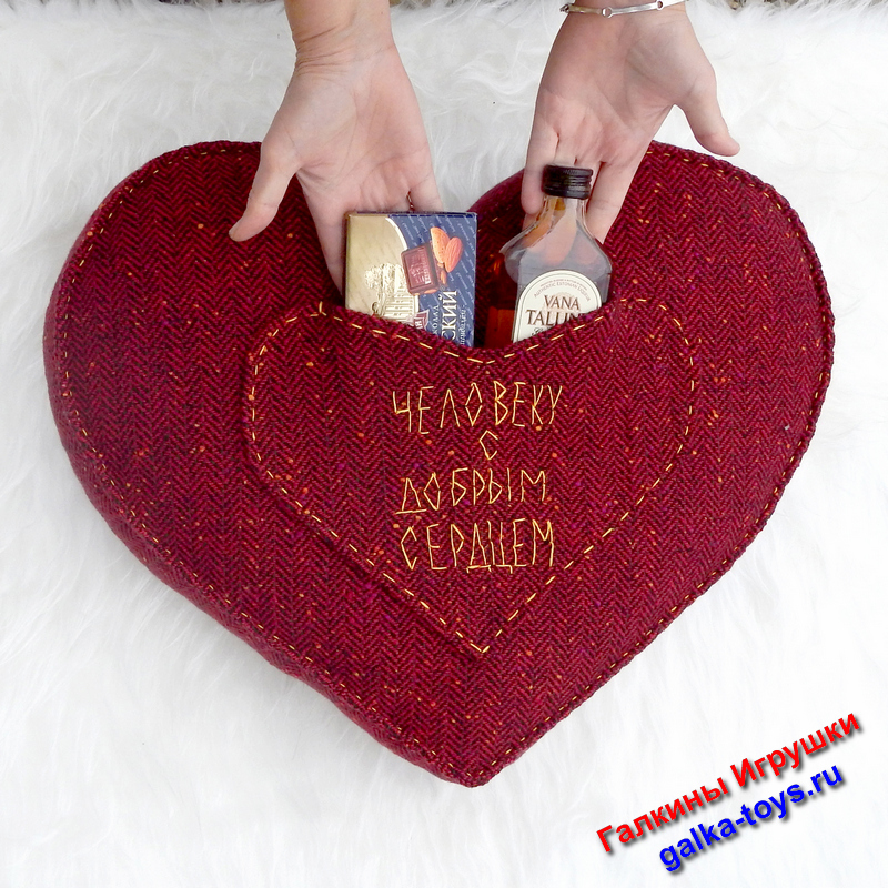 Подушка большое сердечко — изображение 5