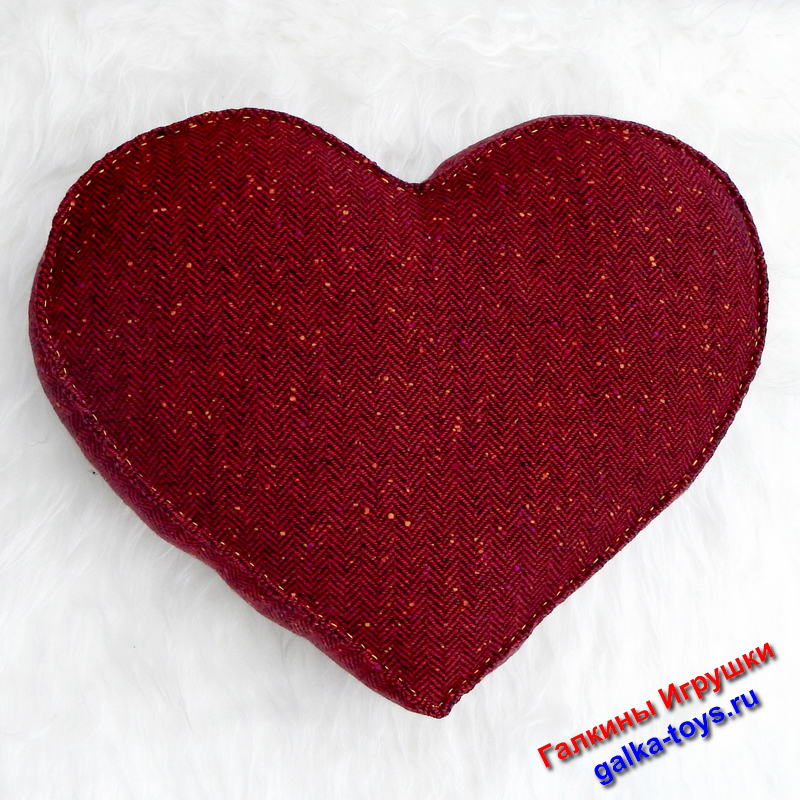 Подушка большое сердечко — изображение 7