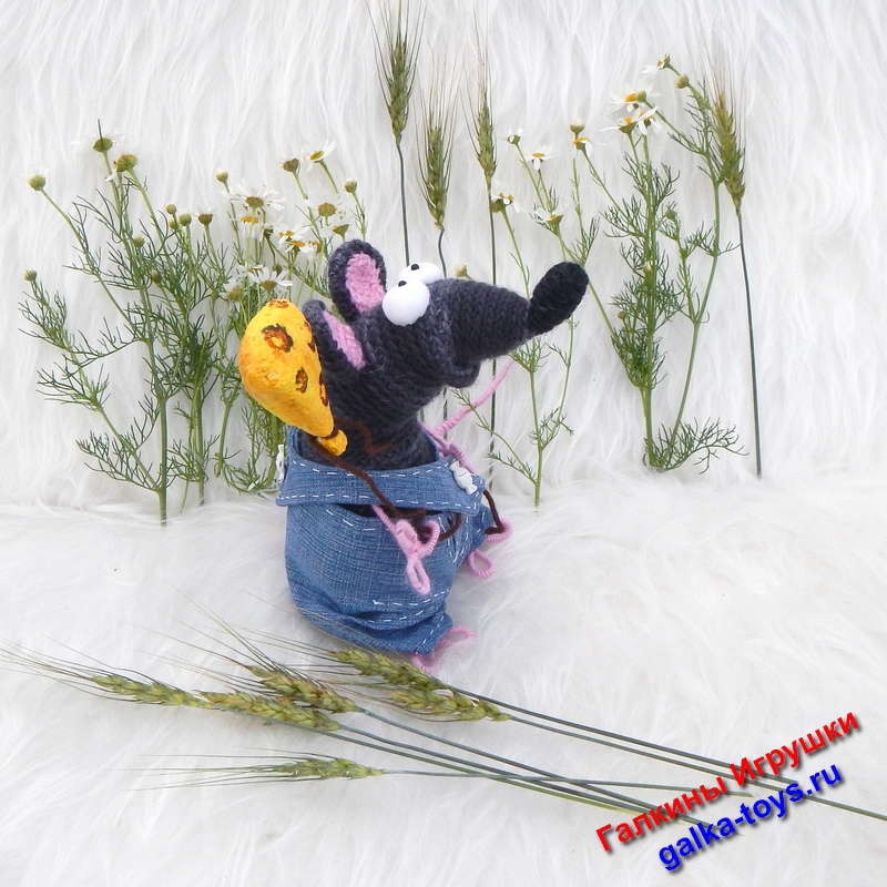 Вязаная игрушка крыса — изображение 3