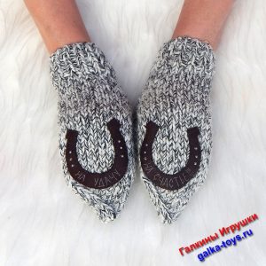 Рукавицы вязаные спицами - подкова на удачу