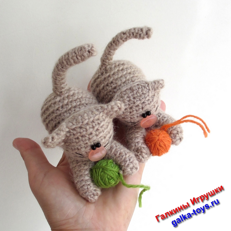 маленький котенок крючком