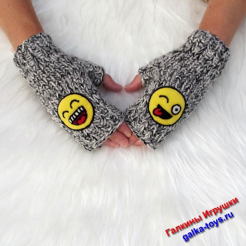 Митенки вязаные со смайликом — изображение 4
