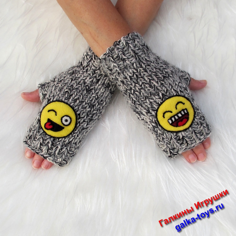 Митенки вязаные со смайликом — изображение 6