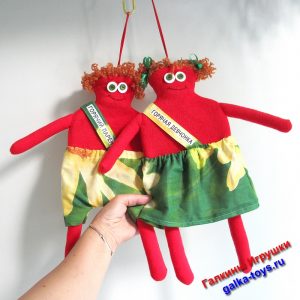 Мягкая игрушка грелка резиновая с чехлом парень и девчонка