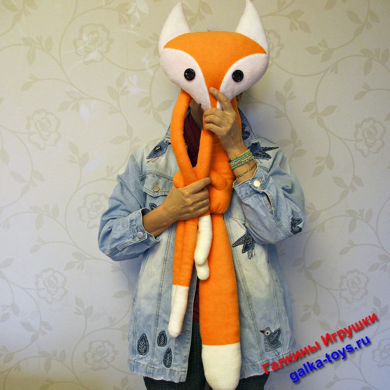 красивая лисица