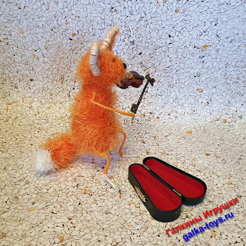 лиса со скрипкой