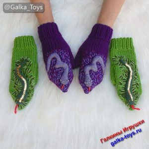 Вязаные женские варежки самые красивые Змеи