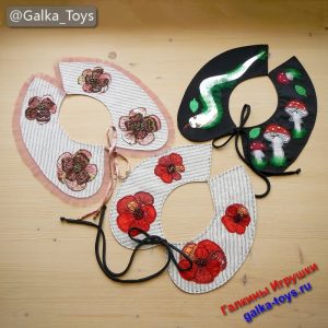 Накладной воротник на платье с яркой аппликацией и Змеей