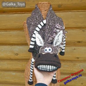 Теплый подарок: шарф спицами женский Лошадка